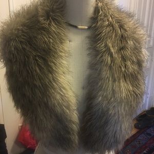 COPY - H&M faux fur stoal
